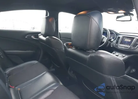 2015 Chrysler 200 S z USA, uszkodzony, nr VIN 1C3CCCDG9FN522946